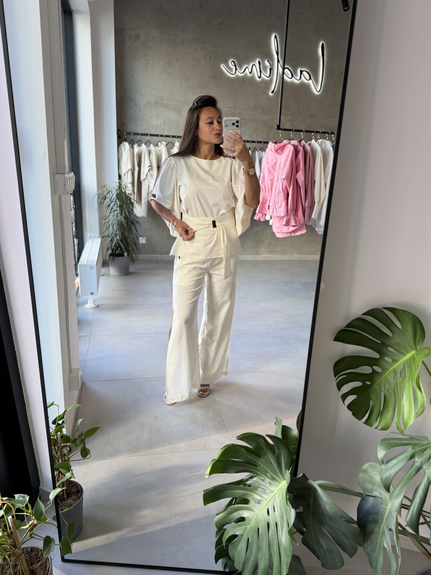 Dámske nohavice Kaori – architektonická elegancia v pohybe